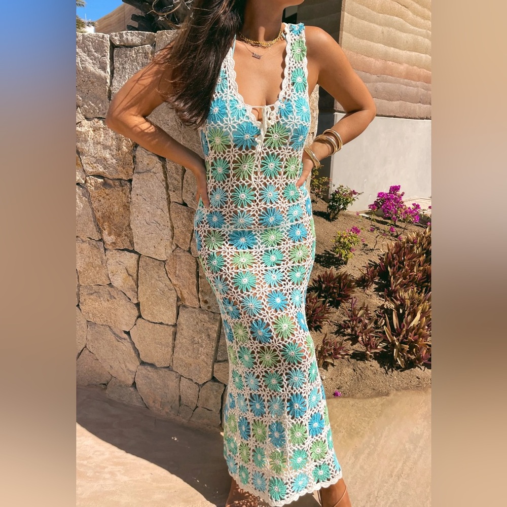 Show Me Your MuMu Vacay Tank Coverup